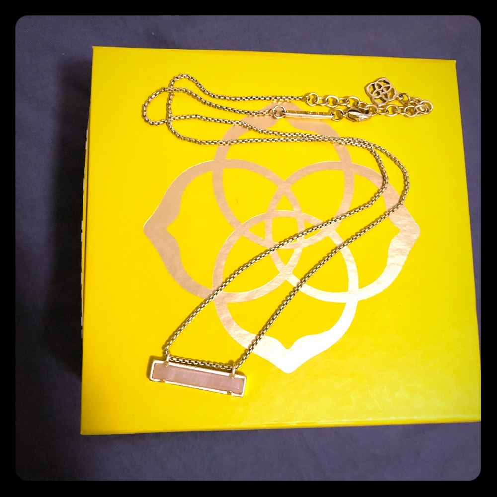 Kendra Scott blush pink Leanor necklace